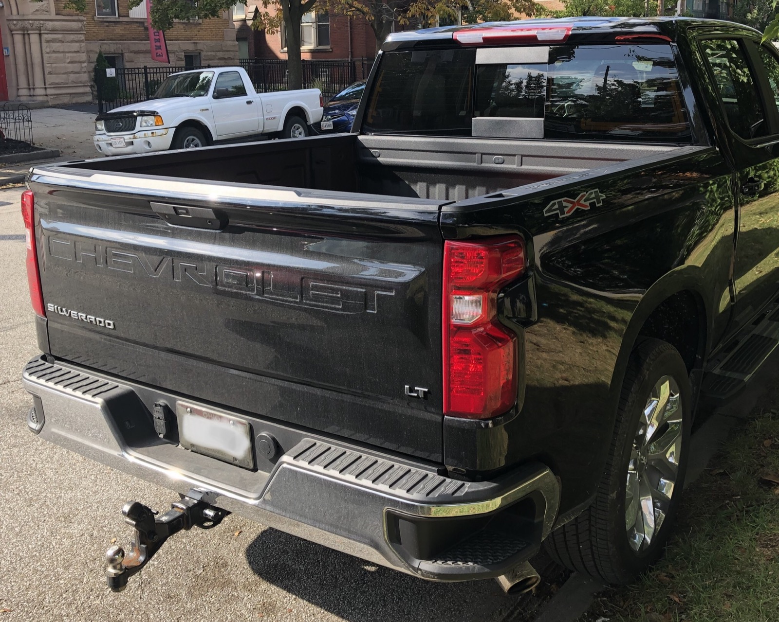 2019 Chevrolet Silverado 1500 LT photo 2